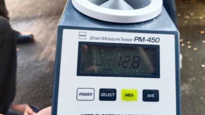 Jaga Stabilitas Pangan, Polsek Gerung Dampingi Penjualan Jagung