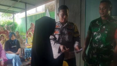 Sukses! 817 Warga Lombok Barat Terima Bantuan Pangan Dikawal Polisi